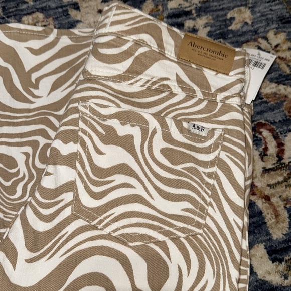 NWT Abercrombie kids Abercrombie & fitch high rise flare jeans 11/12R Girls/kids - Picture 7 of 11